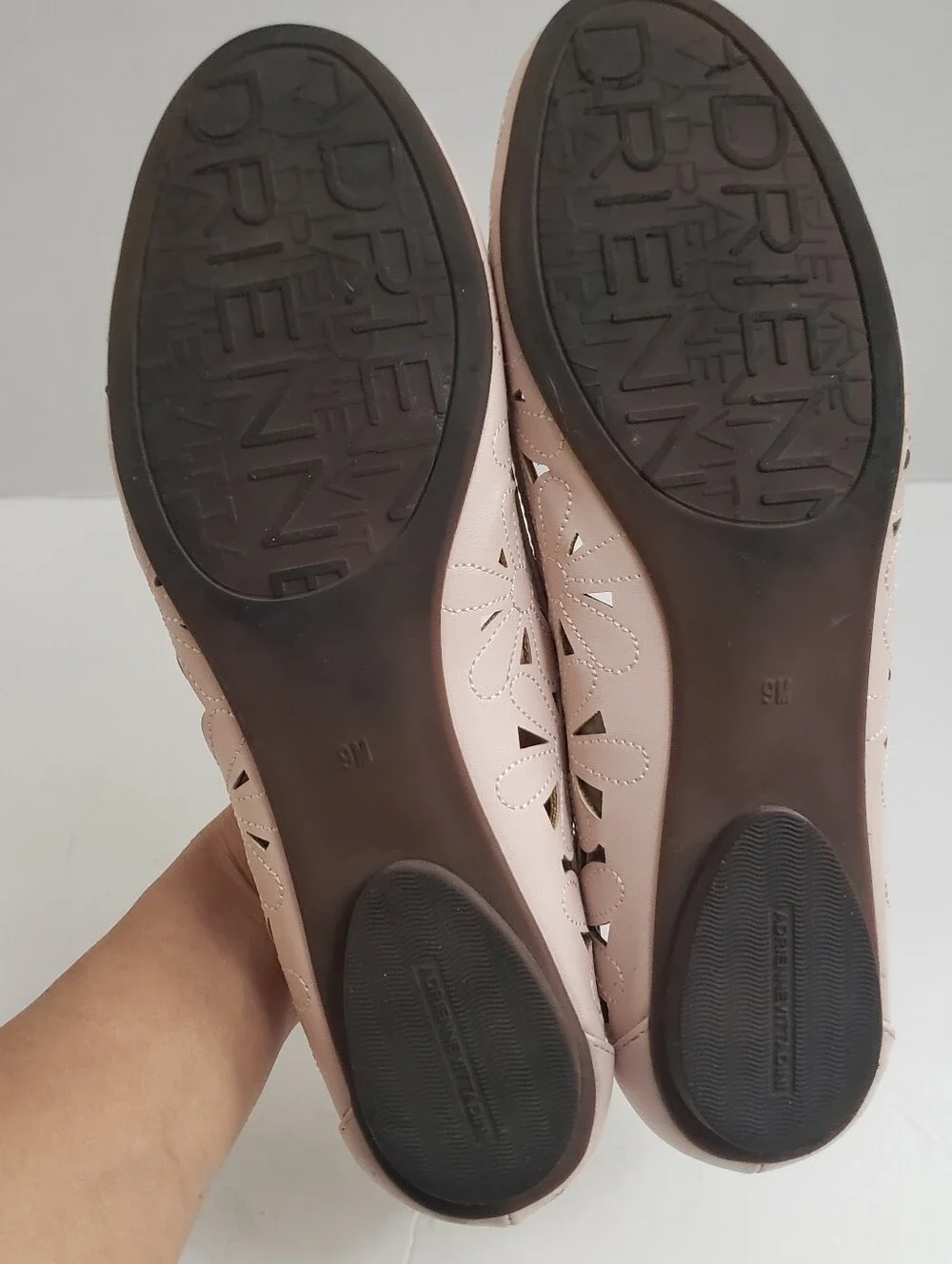 Sz 9 Adrienne Vittadini Light Pink 